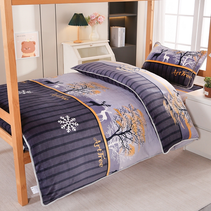 91家纺网 家纺一手货源 找家纺 雨洋家纺 2025新款学生季加厚保暖牛奶绒金貂绒婴儿宝宝学生三件套 一鹿有你