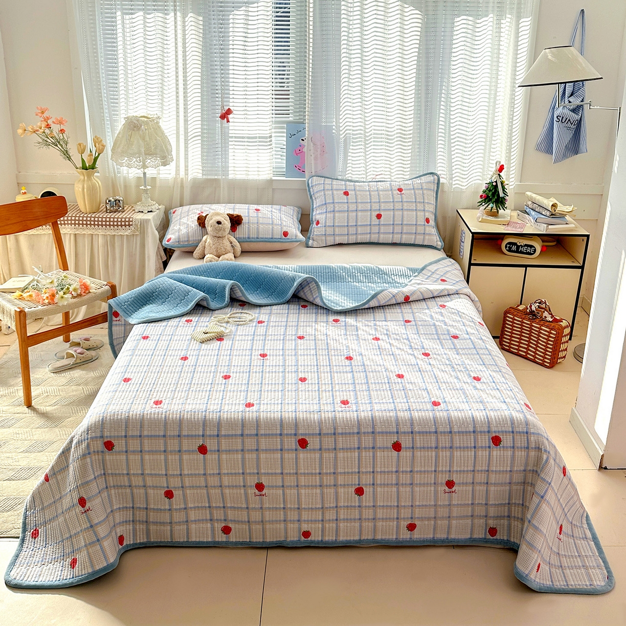 恒尚居 2026新款A双层纱B牛奶绒床盖双面两用夹棉床单学生床垫床褥子 草莓格【A双层纱-B牛奶绒】