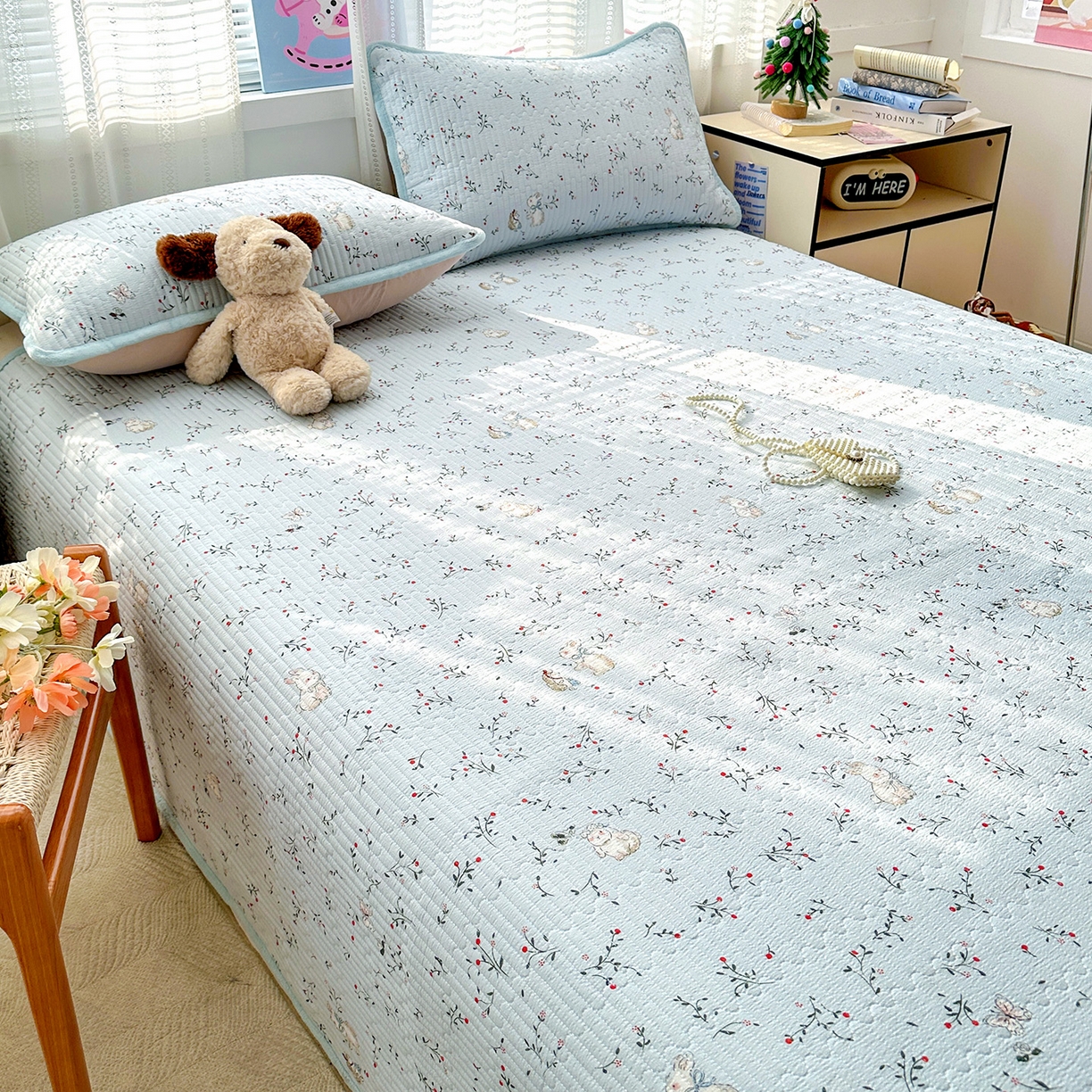 91家纺网 家纺一手货源 找家纺 恒尚居 2026新款A双层纱B牛奶绒床盖双面两用夹棉床单学生床垫床褥子 刺猬与兔【A双层纱-B牛奶绒】