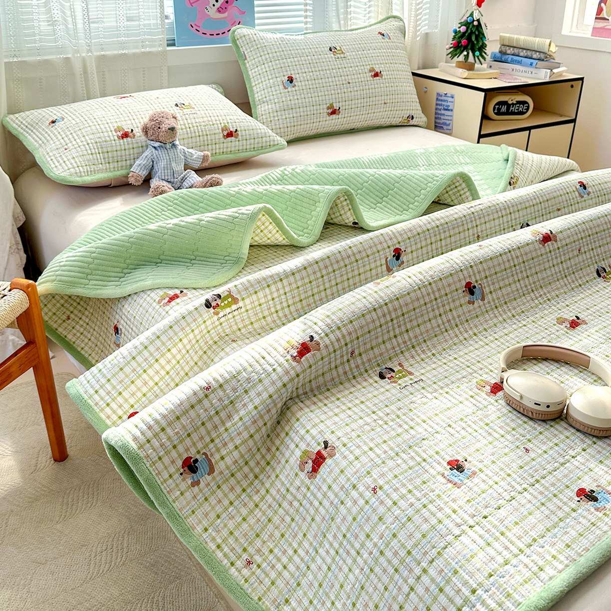 91家纺网 家纺一手货源 找家纺 恒尚居 2026新款A双层纱B牛奶绒床盖双面两用夹棉床单学生床垫床褥子 大笨狗【A双层纱-B牛奶绒】