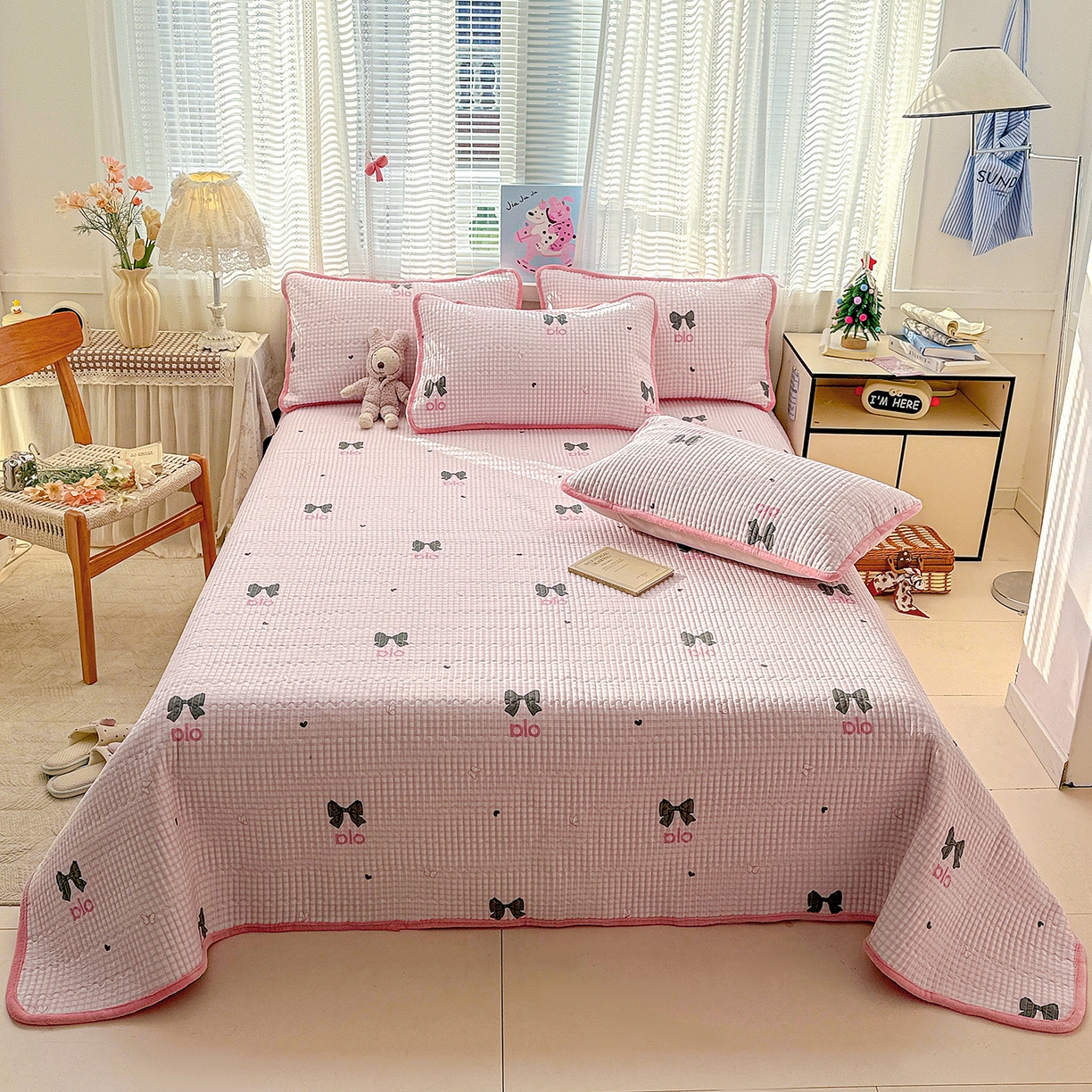 91家纺网 家纺一手货源 找家纺 恒尚居 2026新款A双层纱B牛奶绒床盖双面两用夹棉床单学生床垫床褥子 粉格蝴蝶结【A双层纱-B牛奶绒】