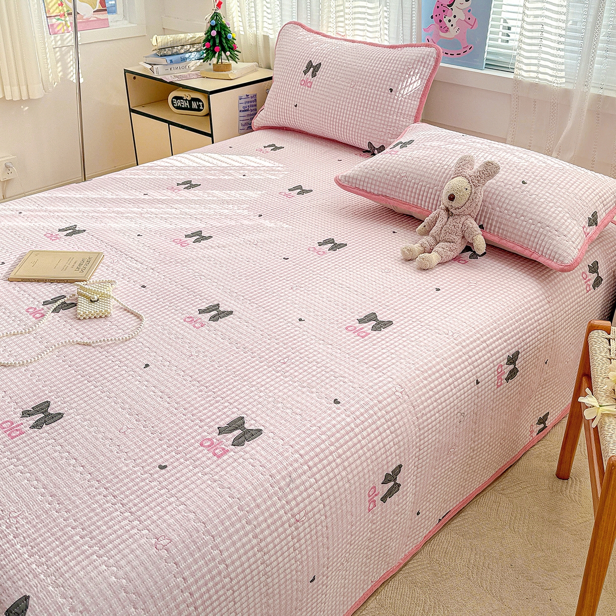 91家纺网 家纺一手货源 找家纺 恒尚居 2026新款A双层纱B牛奶绒床盖双面两用夹棉床单学生床垫床褥子 粉格蝴蝶结【A双层纱-B牛奶绒】