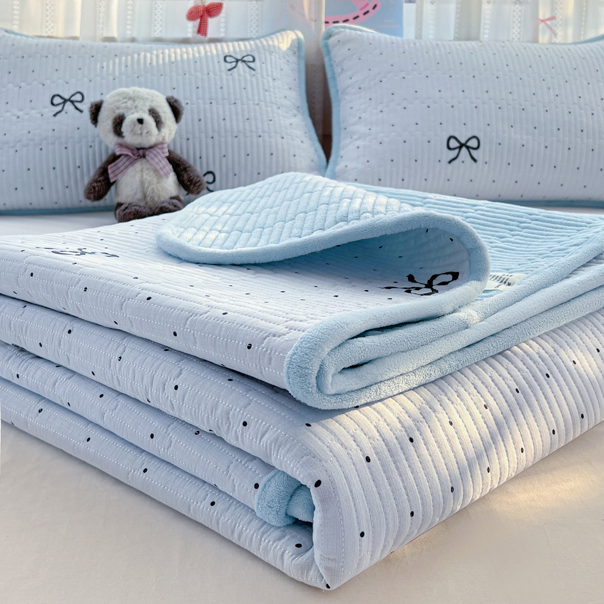 91家纺网 家纺一手货源 找家纺 恒尚居 2026新款A双层纱B牛奶绒床盖双面两用夹棉床单学生床垫床褥子 海盐蝴蝶结【A双层纱-B牛奶绒】