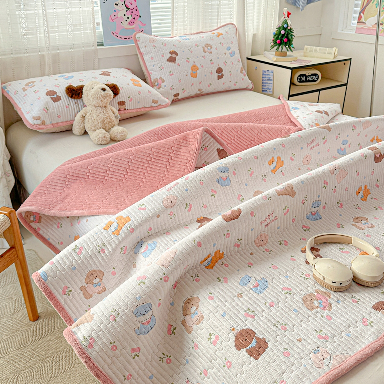 91家纺网 家纺一手货源 找家纺 恒尚居 2026新款A双层纱B牛奶绒床盖双面两用夹棉床单学生床垫床褥子 欢乐狗【A双层纱-B牛奶绒】