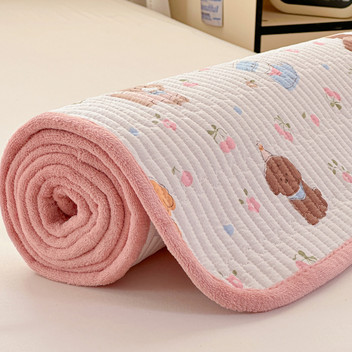 91家纺网 家纺一手货源 找家纺 恒尚居 2026新款A双层纱B牛奶绒床盖双面两用夹棉床单学生床垫床褥子 欢乐狗【A双层纱-B牛奶绒】