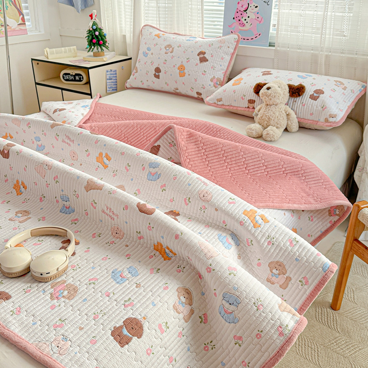 91家纺网 家纺一手货源 找家纺 恒尚居 2026新款A双层纱B牛奶绒床盖双面两用夹棉床单学生床垫床褥子 欢乐狗【A双层纱-B牛奶绒】