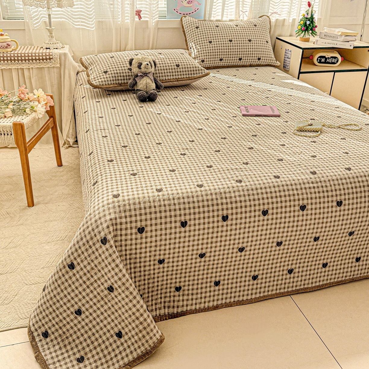 91家纺网 家纺一手货源 找家纺 恒尚居 2026新款A双层纱B牛奶绒床盖双面两用夹棉床单学生床垫床褥子 焦糖爱心【A双层纱-B牛奶绒】