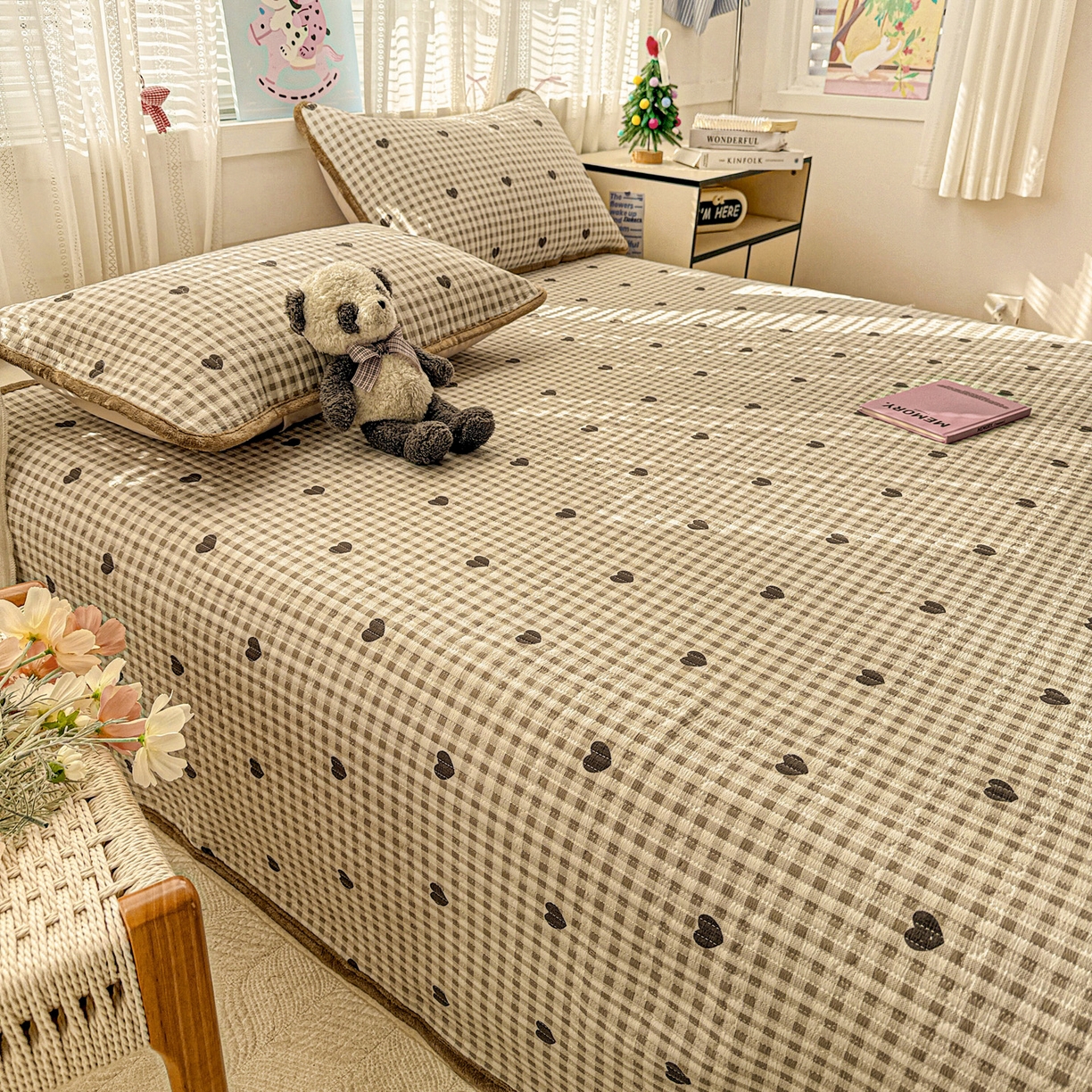 91家纺网 家纺一手货源 找家纺 恒尚居 2026新款A双层纱B牛奶绒床盖双面两用夹棉床单学生床垫床褥子 焦糖爱心【A双层纱-B牛奶绒】