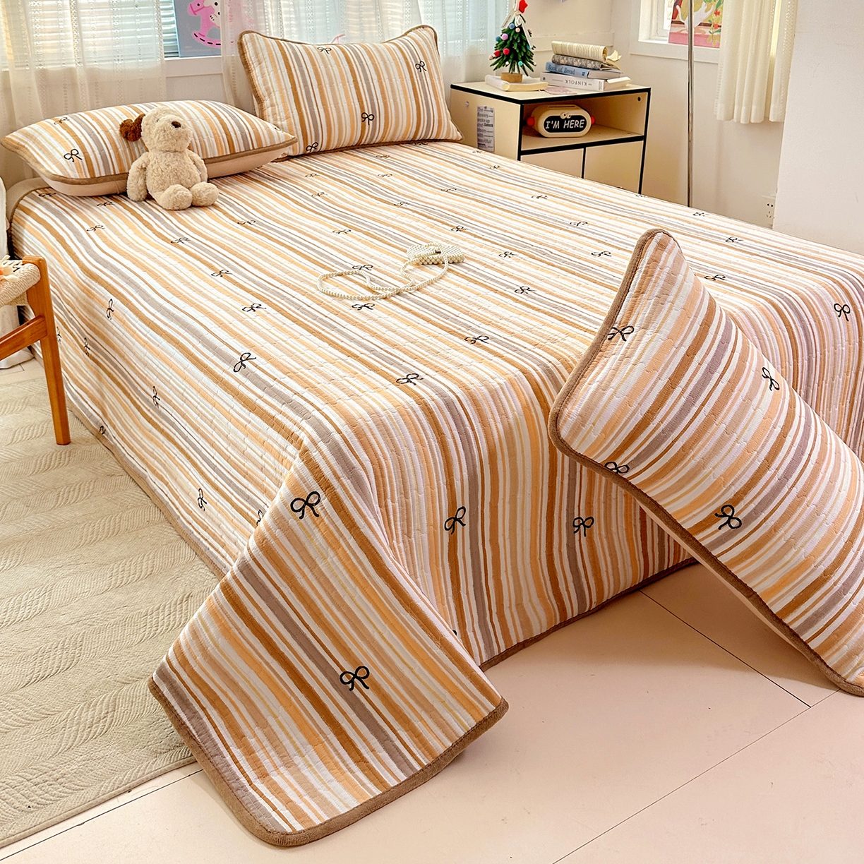 91家纺网 家纺一手货源 找家纺 恒尚居 2026新款A双层纱B牛奶绒床盖双面两用夹棉床单学生床垫床褥子 卡其蝴蝶结【A双层纱-B牛奶绒】