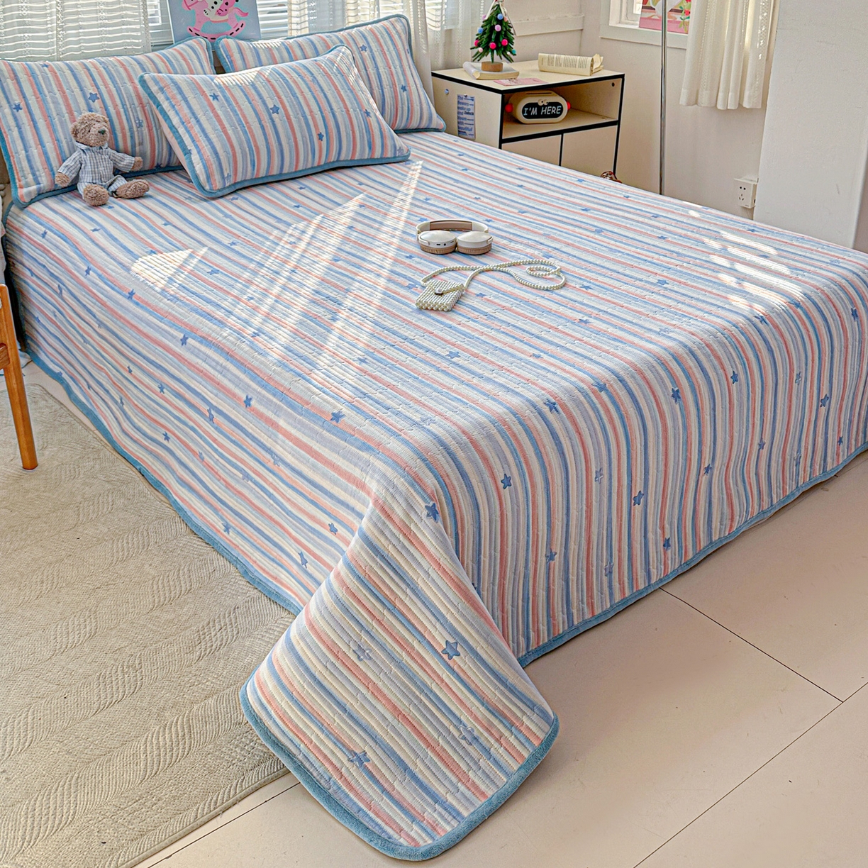 91家纺网 家纺一手货源 找家纺 恒尚居 2026新款A双层纱B牛奶绒床盖双面两用夹棉床单学生床垫床褥子 满天星【A双层纱-B牛奶绒】