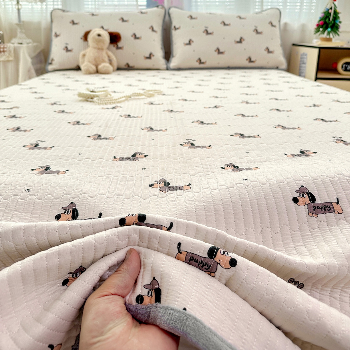 91家纺网 家纺一手货源 找家纺 恒尚居 2026新款A双层纱B牛奶绒床盖双面两用夹棉床单学生床垫床褥子 奇奇狗【A双层纱-B牛奶绒】