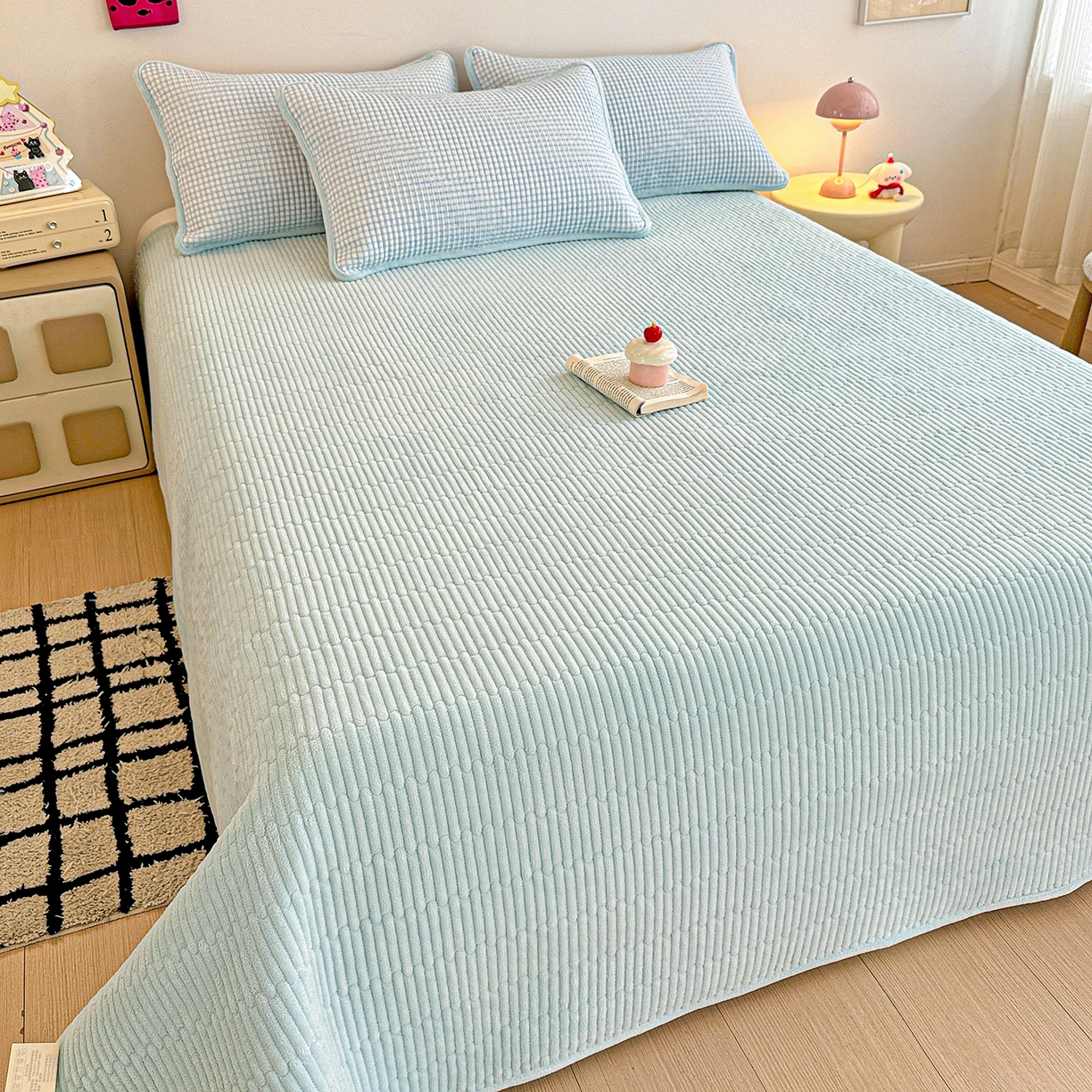 91家纺网 家纺一手货源 找家纺 恒尚居 2026新款A双层纱B牛奶绒床盖双面两用夹棉床单学生床垫床褥子 天蓝格【A双层纱-B牛奶绒】