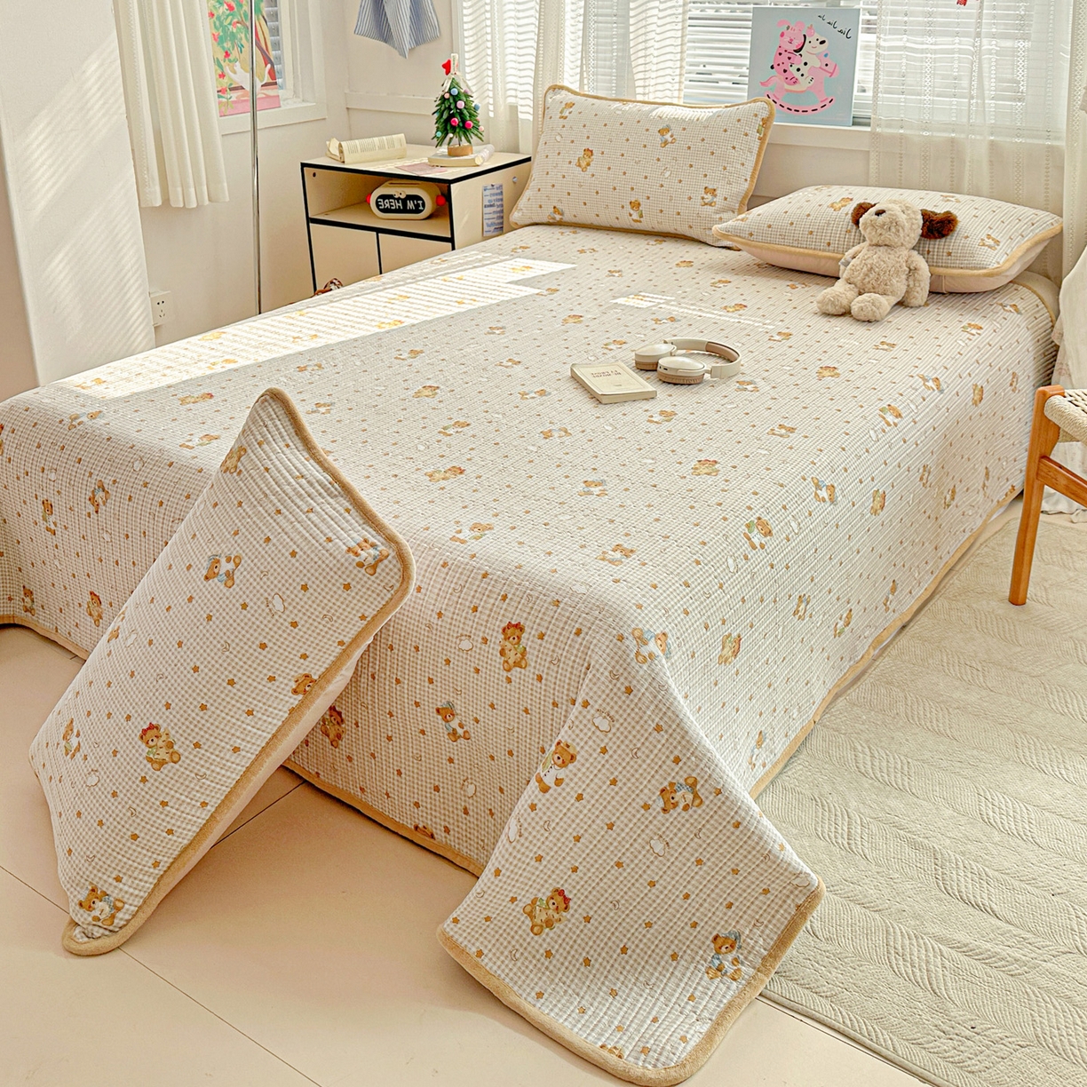 91家纺网 家纺一手货源 找家纺 恒尚居 2026新款A双层纱B牛奶绒床盖双面两用夹棉床单学生床垫床褥子 晚安小熊【A双层纱-B牛奶绒】