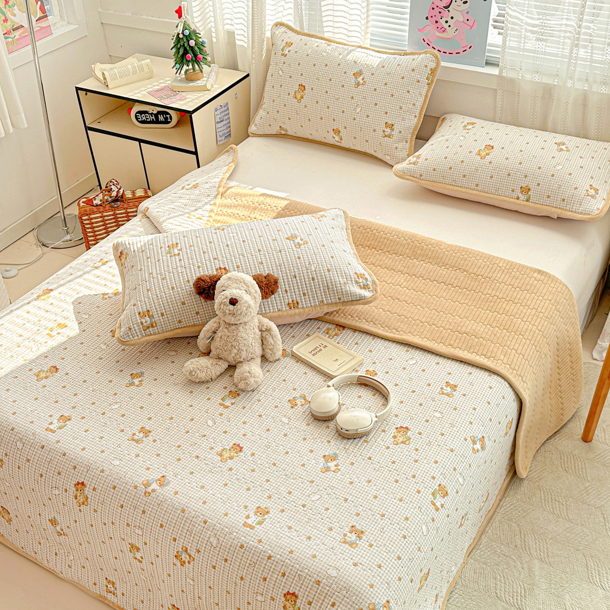 91家纺网 家纺一手货源 找家纺 恒尚居 2026新款A双层纱B牛奶绒床盖双面两用夹棉床单学生床垫床褥子 晚安小熊【A双层纱-B牛奶绒】