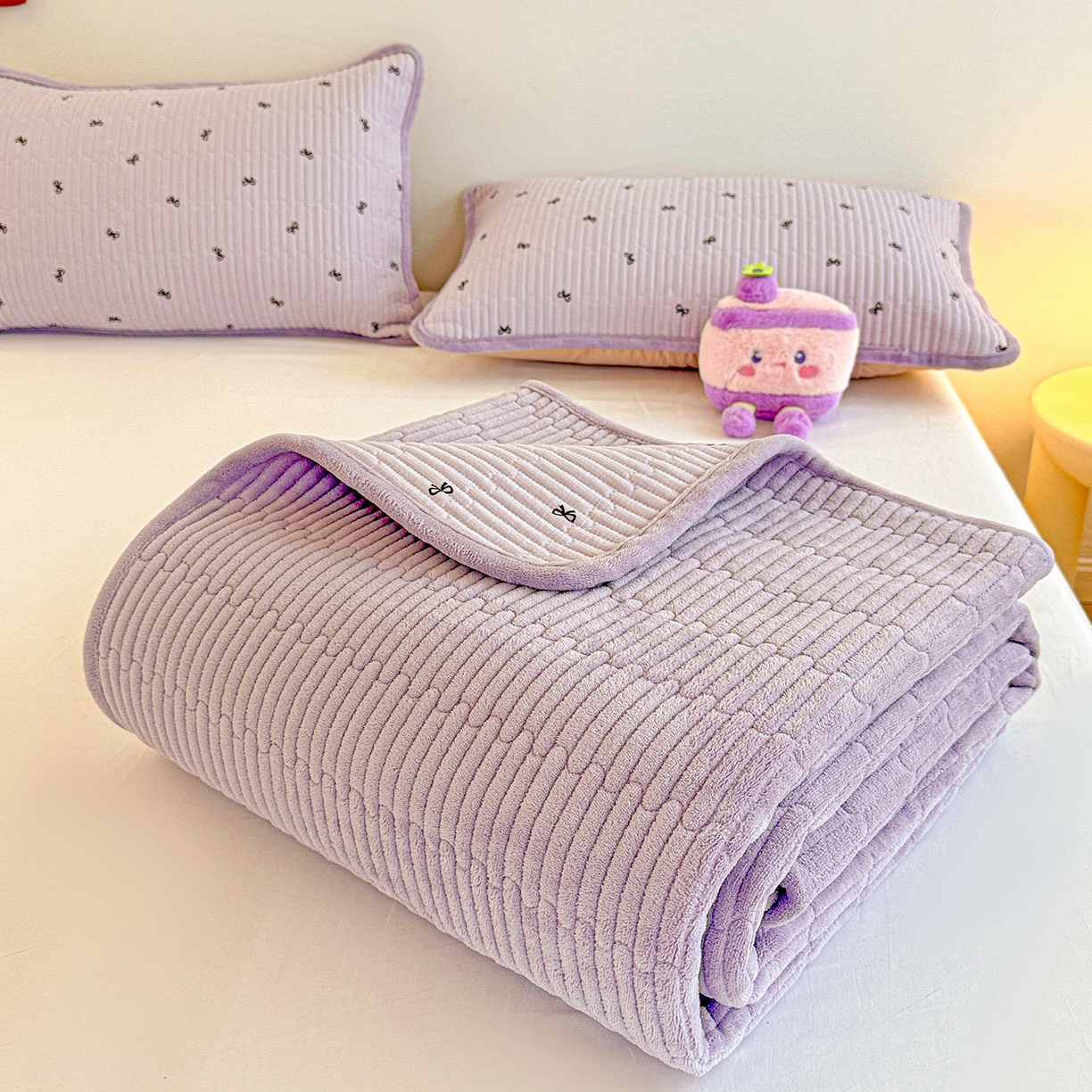 91家纺网 家纺一手货源 找家纺 恒尚居 2026新款A双层纱B牛奶绒床盖双面两用夹棉床单学生床垫床褥子 紫萱【A双层纱-B牛奶绒】