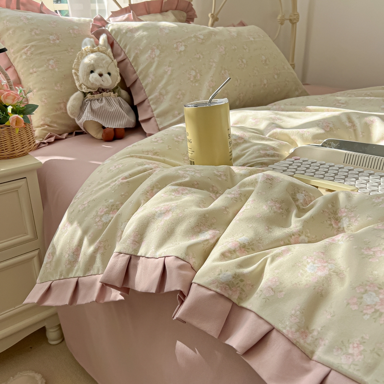 91家纺网 家纺一手货源 找家纺 （总）韩巢家纺 2026新款花边款针织双层纱四件套