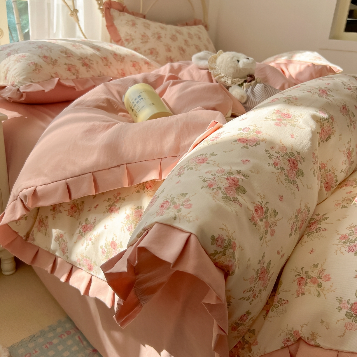 91家纺网 家纺一手货源 找家纺 韩巢家纺 2026新款花边款针织双层纱四件套 春和米