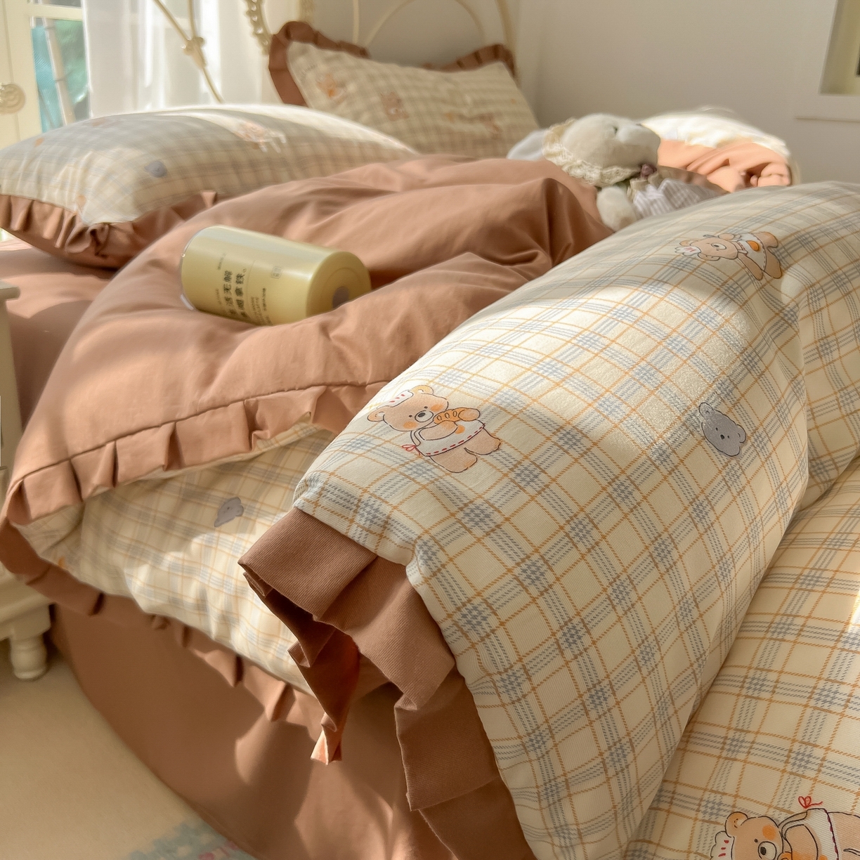 91家纺网 家纺一手货源 找家纺 韩巢家纺 2026新款花边款针织双层纱四件套 熊先生