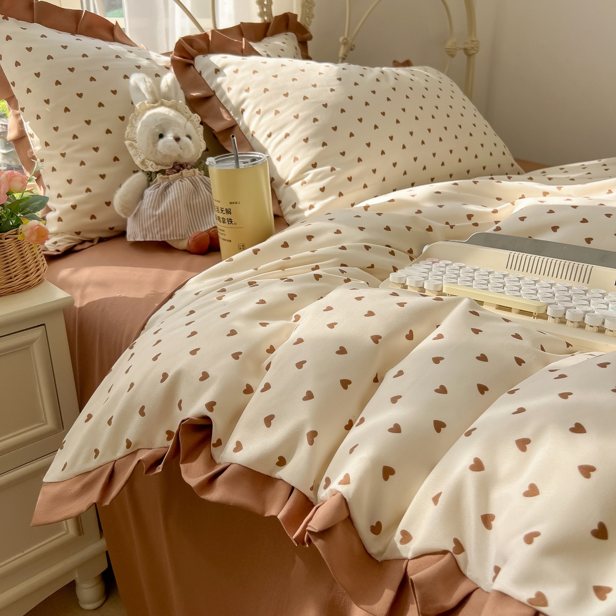 91家纺网 家纺一手货源 找家纺 韩巢家纺 2026新款花边款针织双层纱四件套 爱心