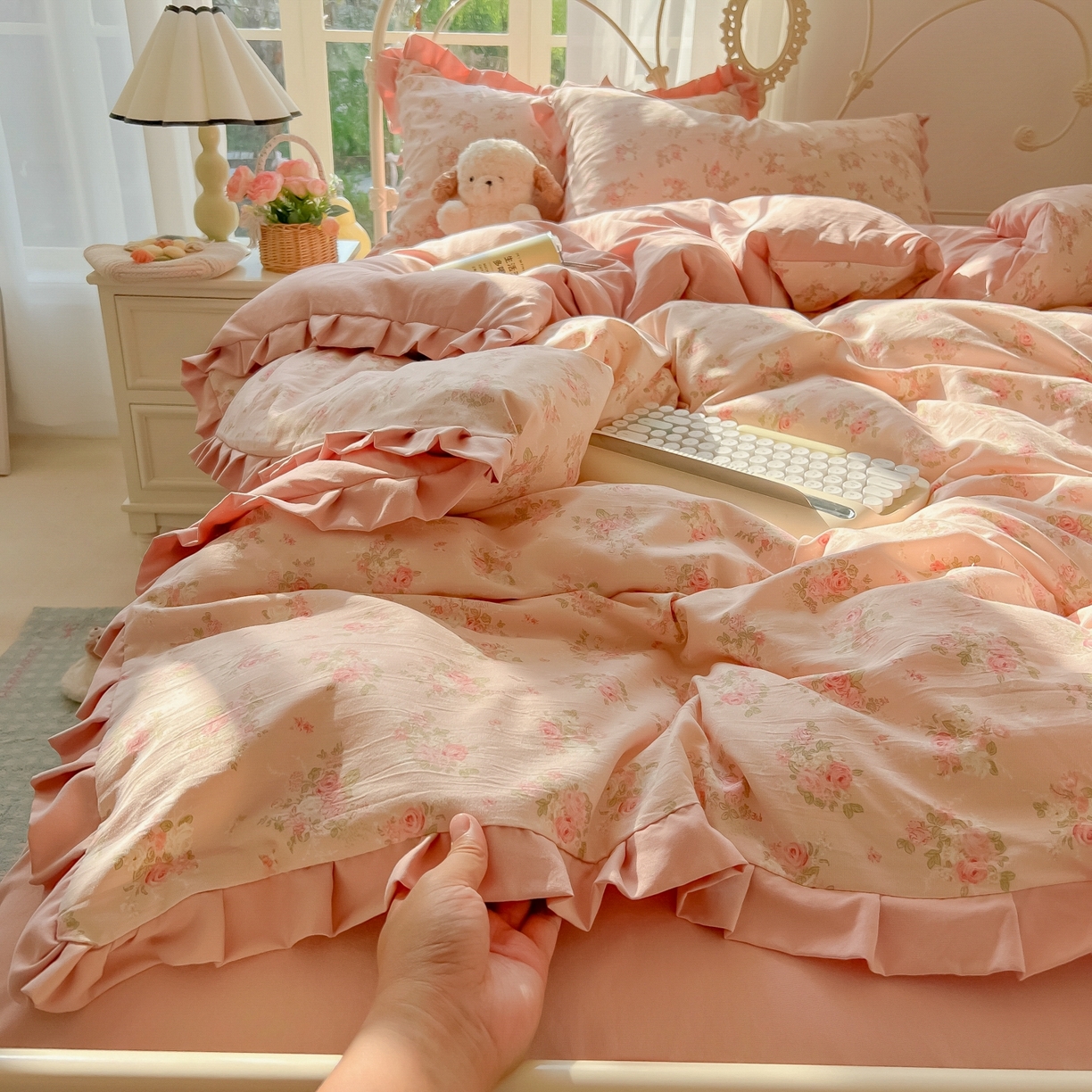 91家纺网 家纺一手货源 找家纺 韩巢家纺 2026新款花边款针织双层纱四件套 春和豆沙