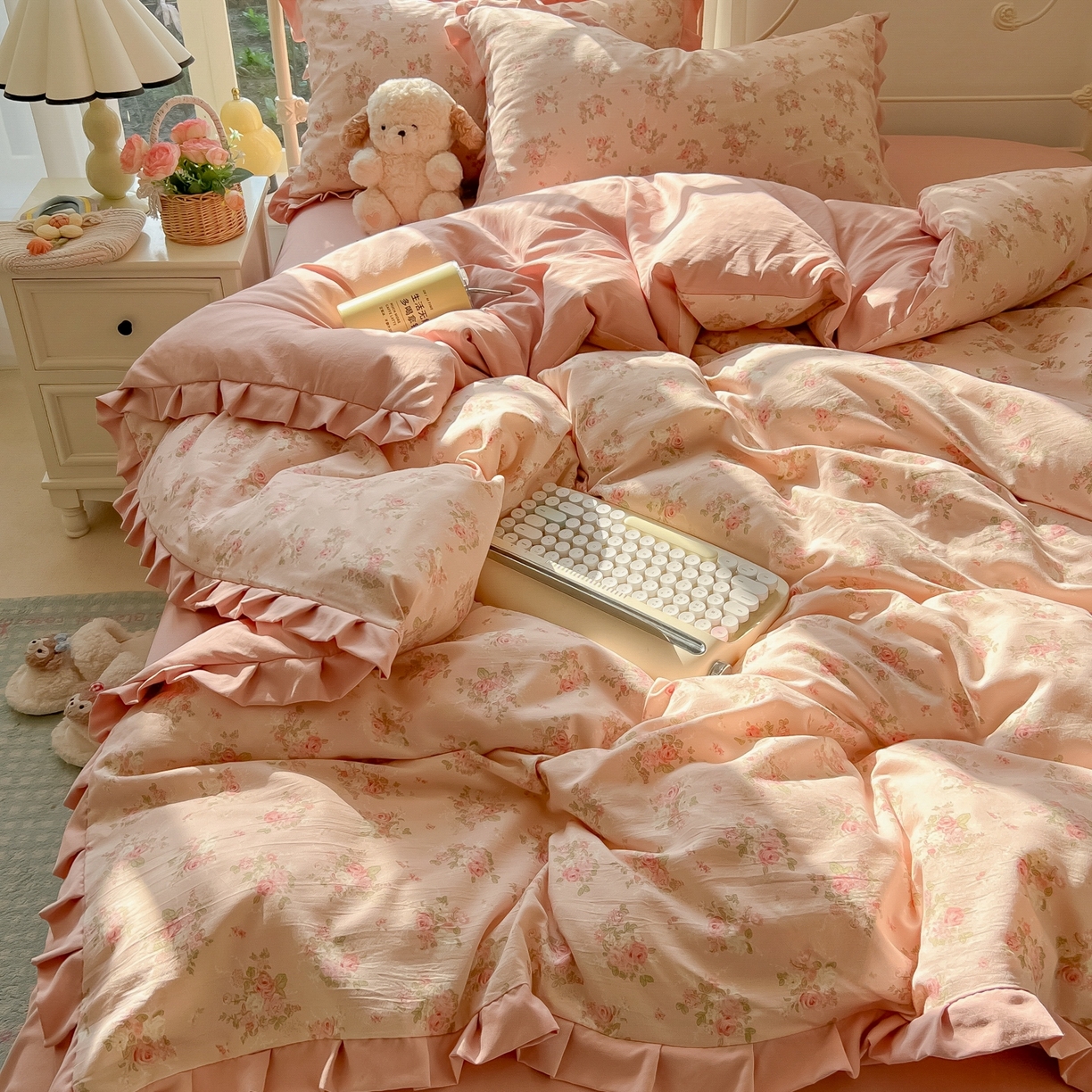 91家纺网 家纺一手货源 找家纺 韩巢家纺 2026新款花边款针织双层纱四件套 春和豆沙