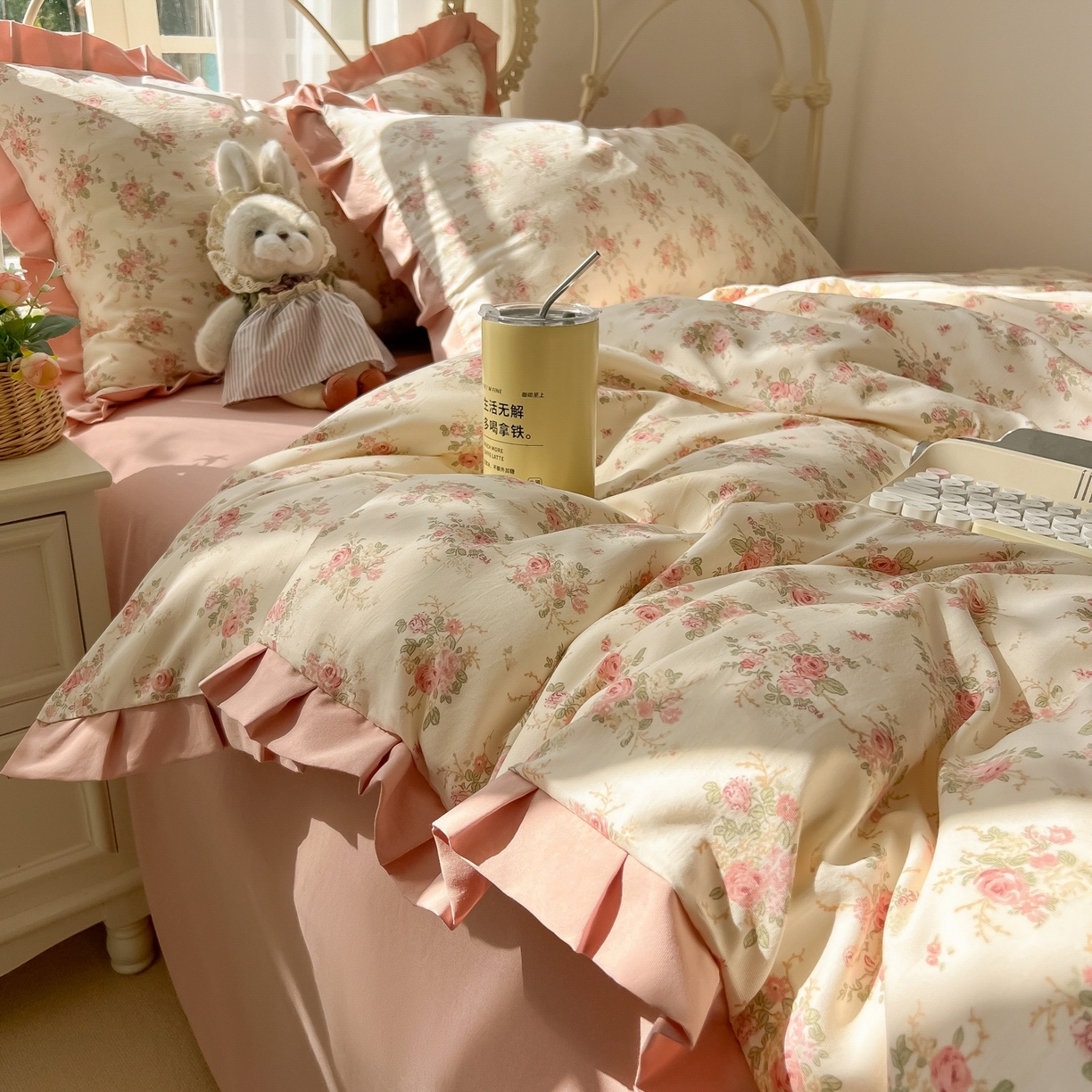 91家纺网 家纺一手货源 找家纺 韩巢家纺 2026新款花边款针织双层纱四件套 春和米