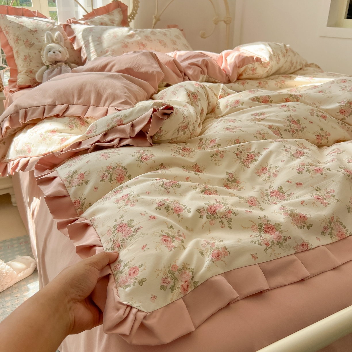 91家纺网 家纺一手货源 找家纺 韩巢家纺 2026新款花边款针织双层纱四件套 春和米