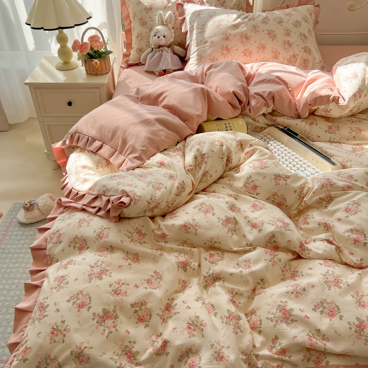 91家纺网 家纺一手货源 找家纺 韩巢家纺 2026新款花边款针织双层纱四件套 春和米