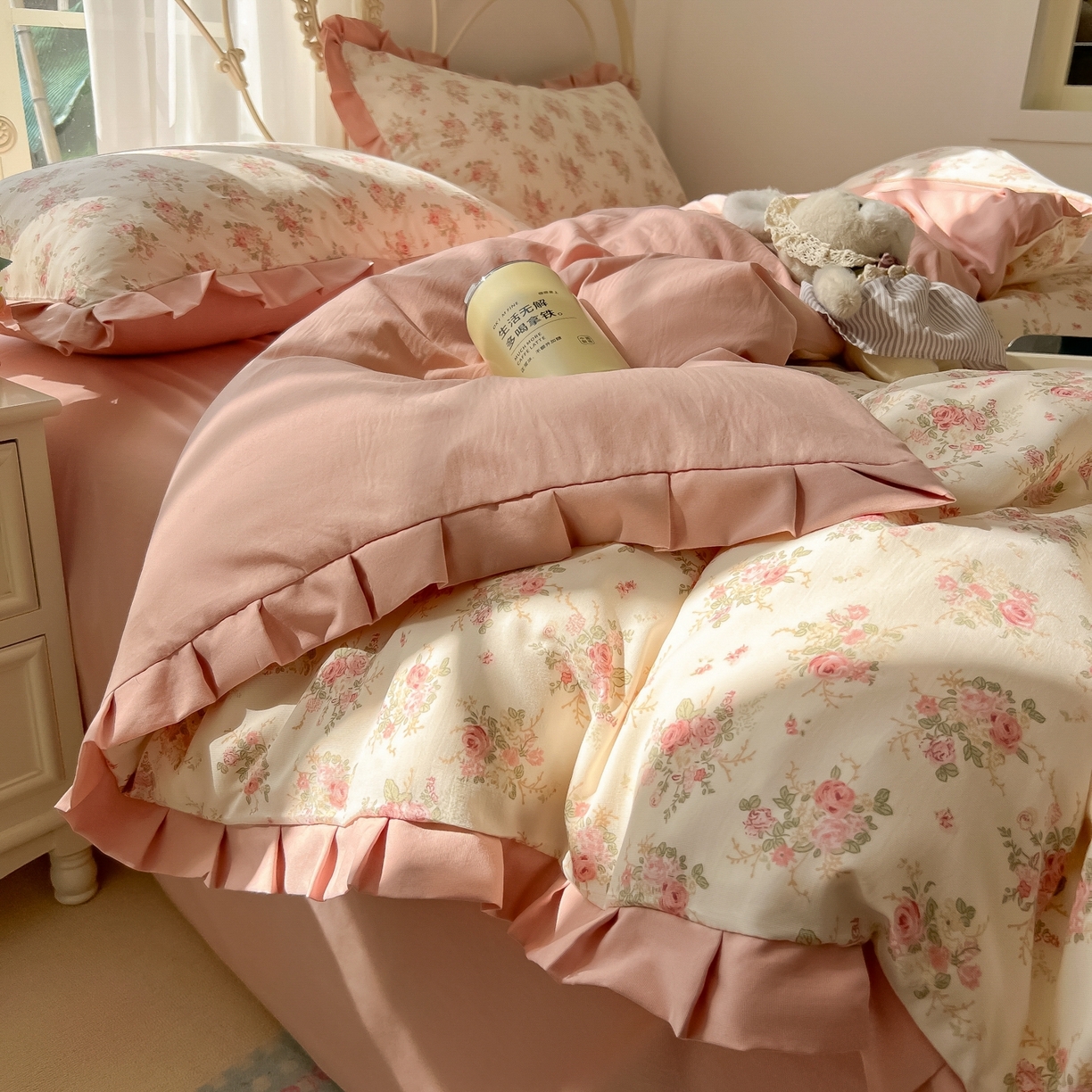 91家纺网 家纺一手货源 找家纺 韩巢家纺 2026新款花边款针织双层纱四件套 春和米