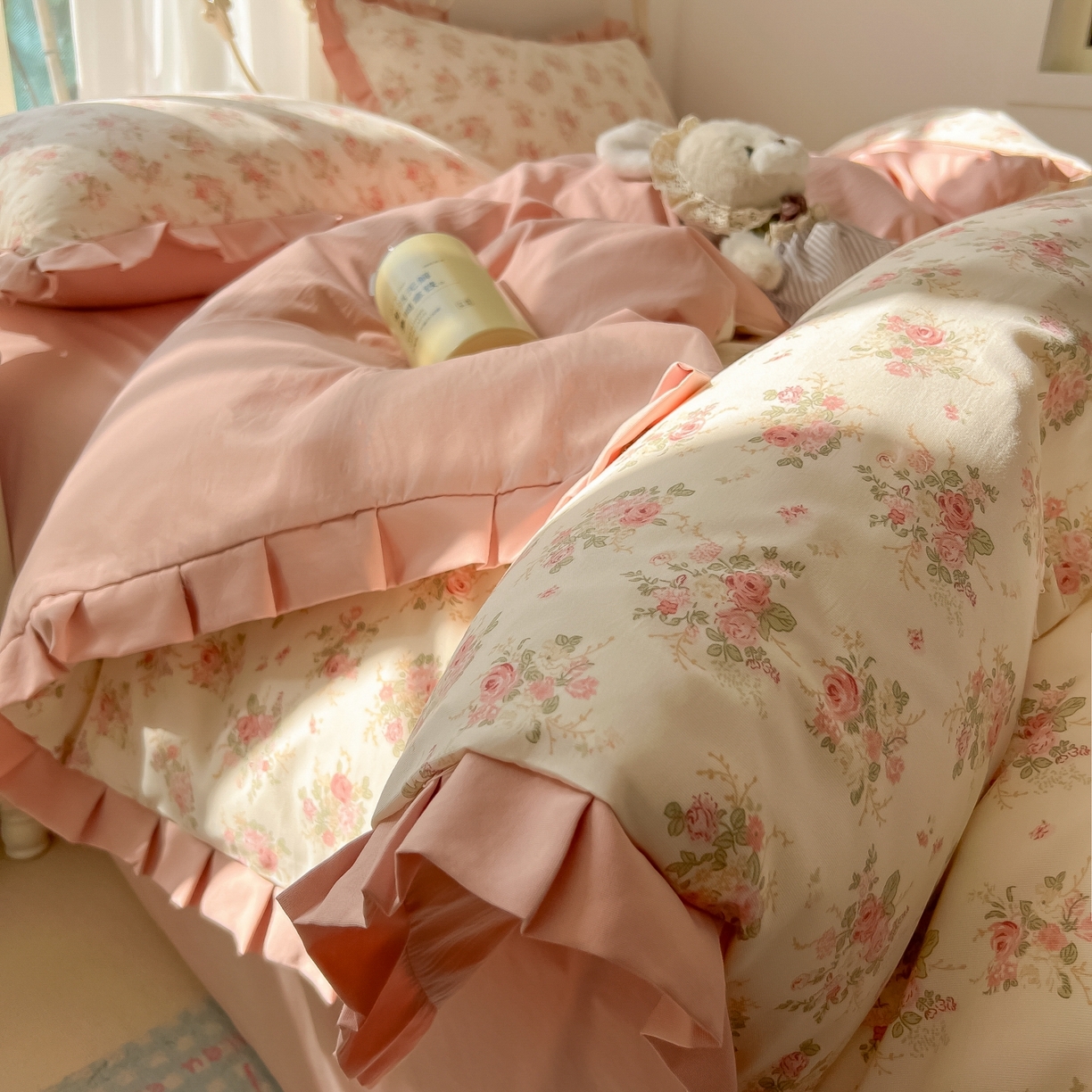 91家纺网 家纺一手货源 找家纺 韩巢家纺 2026新款花边款针织双层纱四件套 春和米