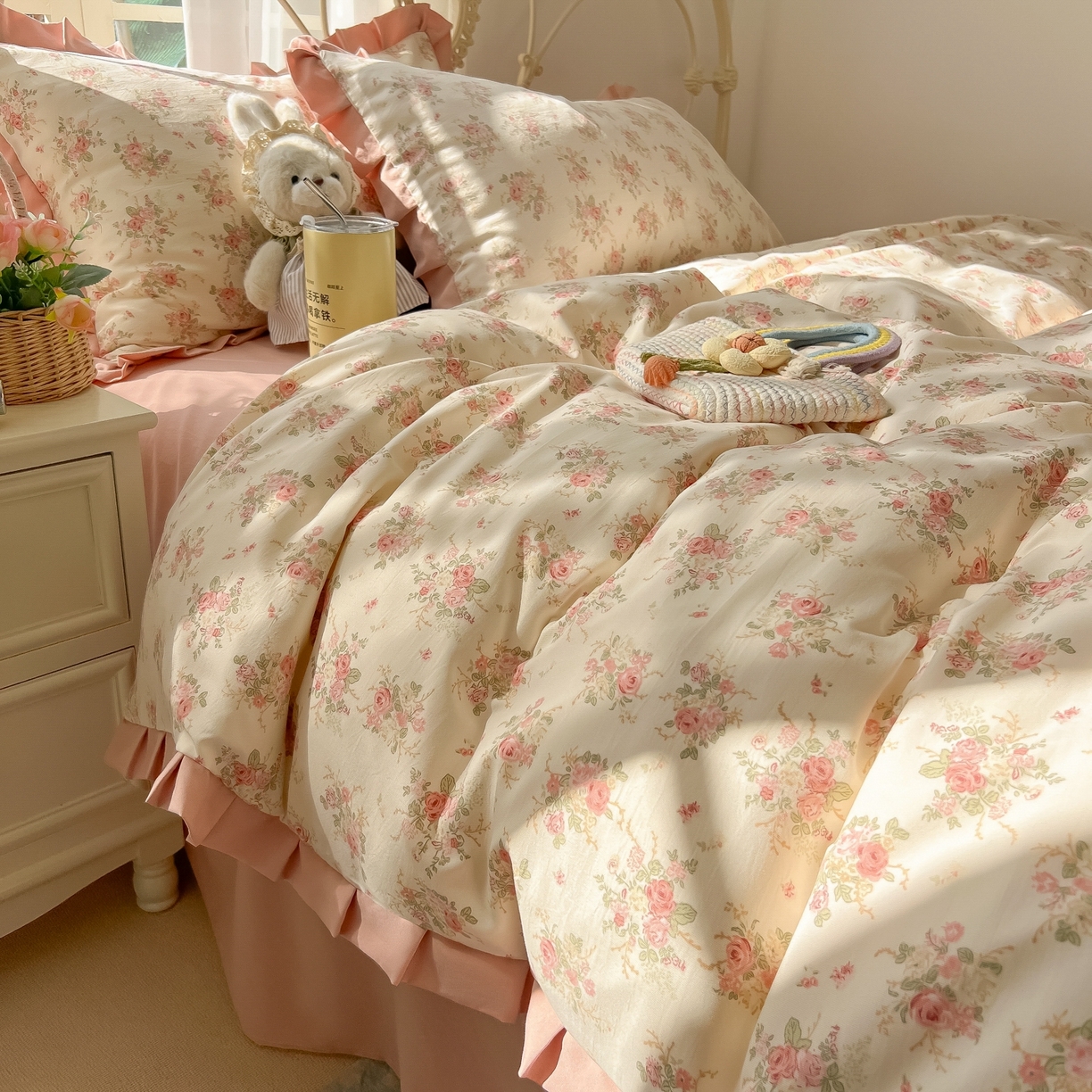 91家纺网 家纺一手货源 找家纺 韩巢家纺 2026新款花边款针织双层纱四件套 春和米