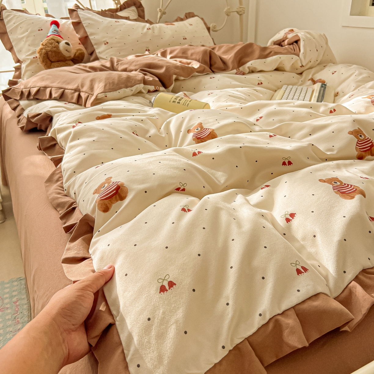 91家纺网 家纺一手货源 找家纺 韩巢家纺 2026新款花边款针织双层纱四件套 叮当熊