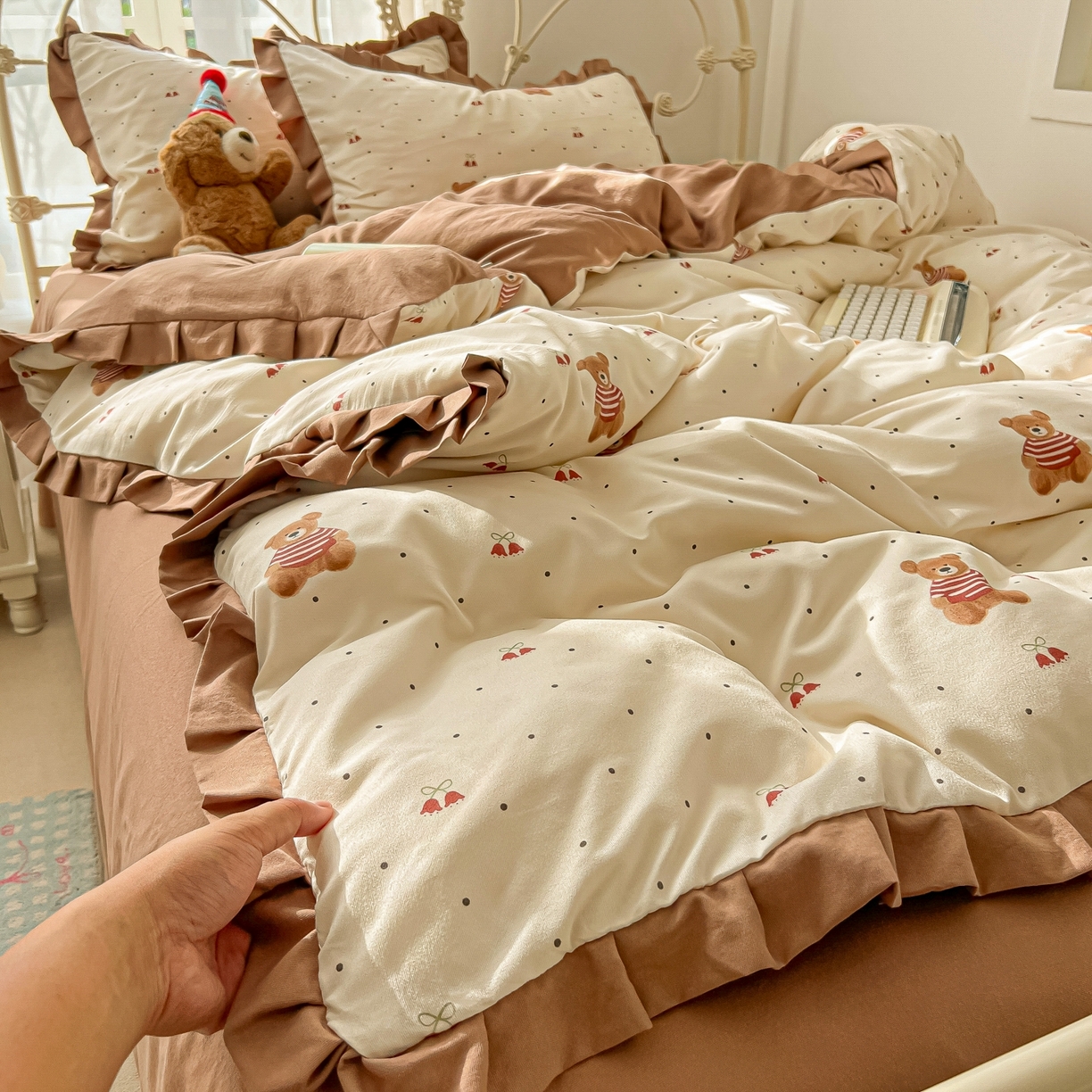 91家纺网 家纺一手货源 找家纺 韩巢家纺 2026新款花边款针织双层纱四件套 叮当熊