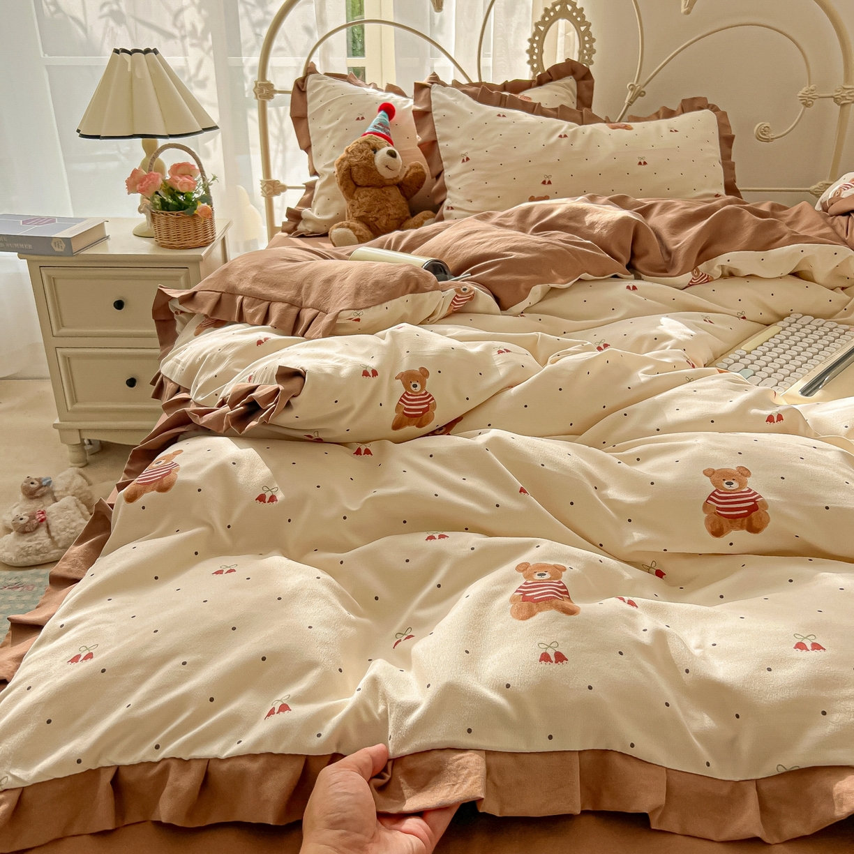 91家纺网 家纺一手货源 找家纺 韩巢家纺 2026新款花边款针织双层纱四件套 叮当熊