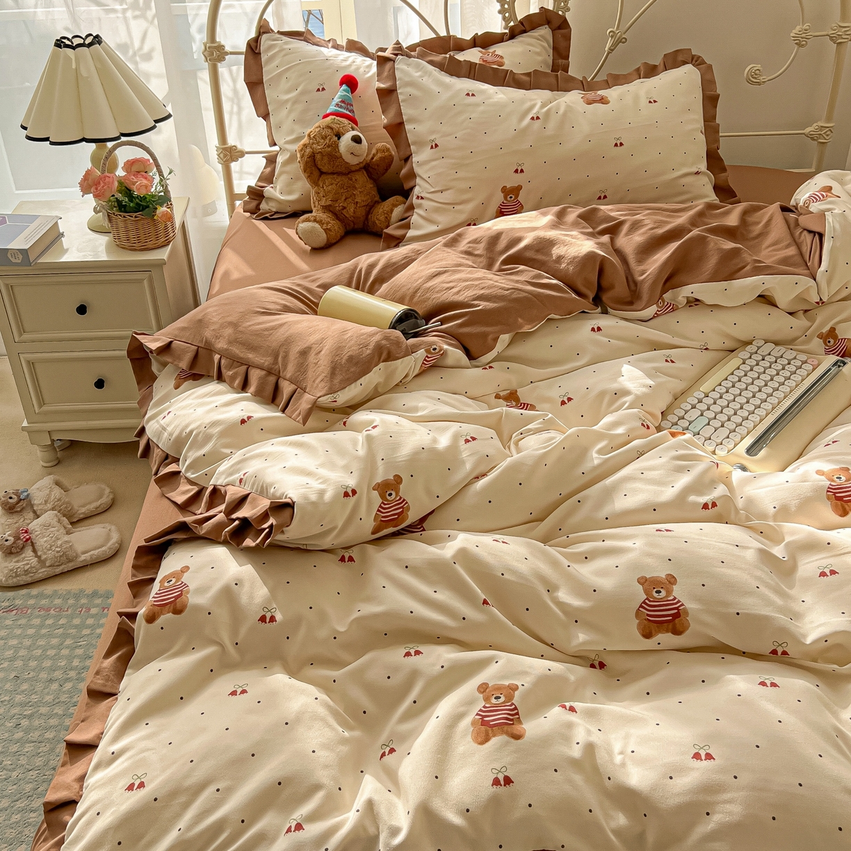 91家纺网 家纺一手货源 找家纺 韩巢家纺 2026新款花边款针织双层纱四件套 叮当熊