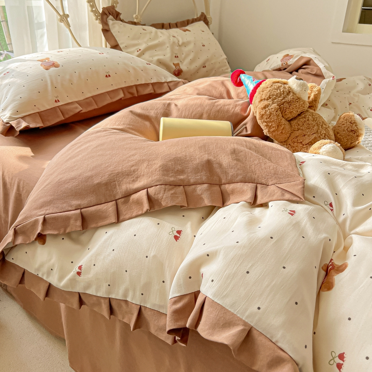 91家纺网 家纺一手货源 找家纺 韩巢家纺 2026新款花边款针织双层纱四件套 叮当熊