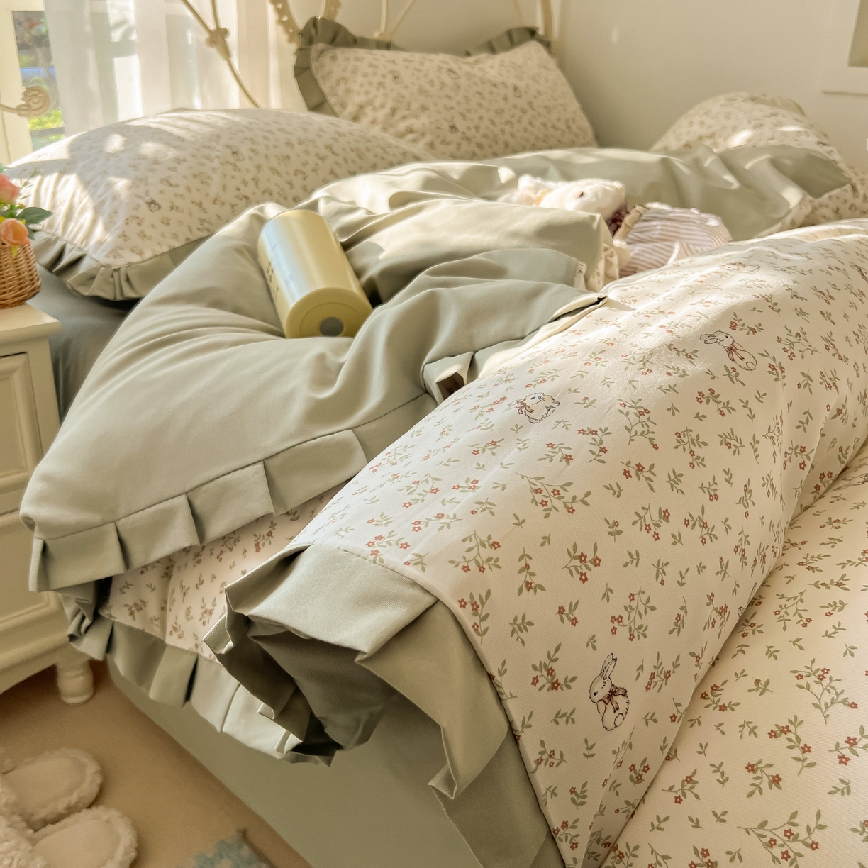 韩巢家纺 2026新款花边款针织双层纱四件套 花田薇