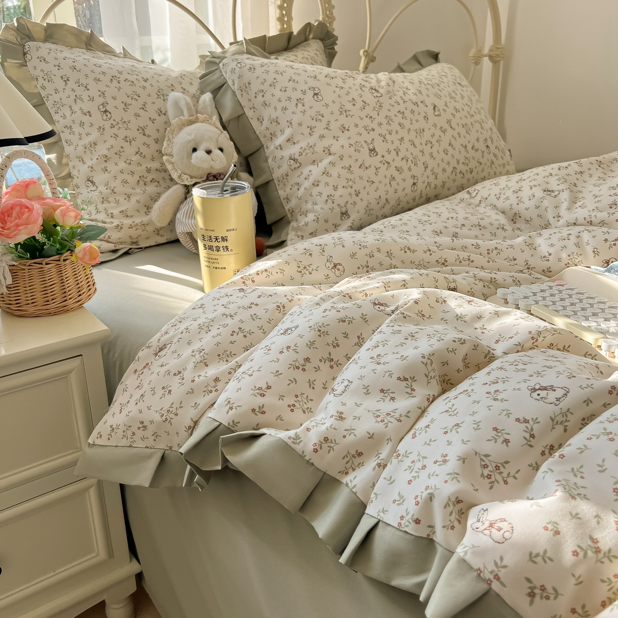 91家纺网 家纺一手货源 找家纺 韩巢家纺 2026新款花边款针织双层纱四件套 花田薇