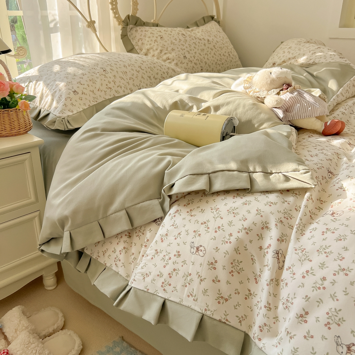 91家纺网 家纺一手货源 找家纺 韩巢家纺 2026新款花边款针织双层纱四件套 花田薇