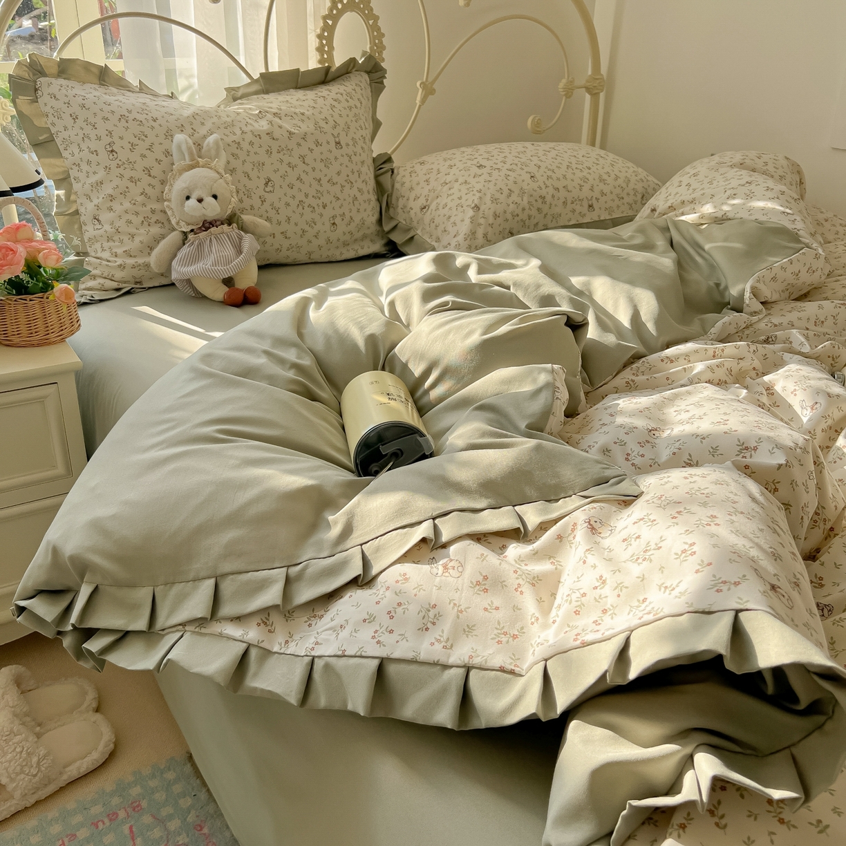 91家纺网 家纺一手货源 找家纺 韩巢家纺 2026新款花边款针织双层纱四件套 花田薇