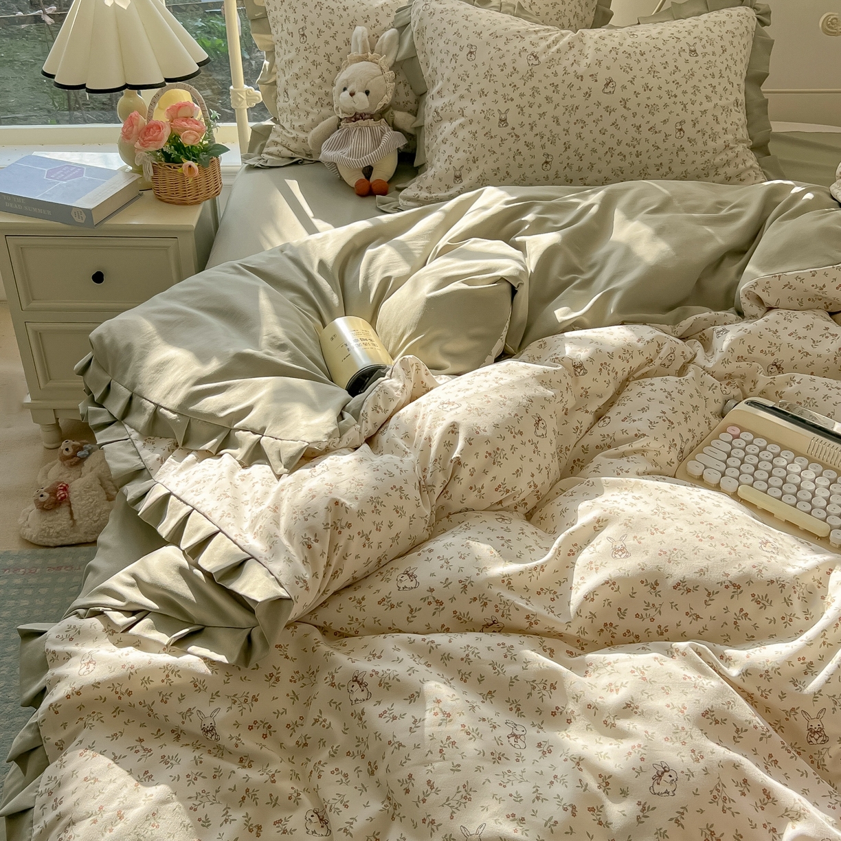 91家纺网 家纺一手货源 找家纺 韩巢家纺 2026新款花边款针织双层纱四件套 花田薇