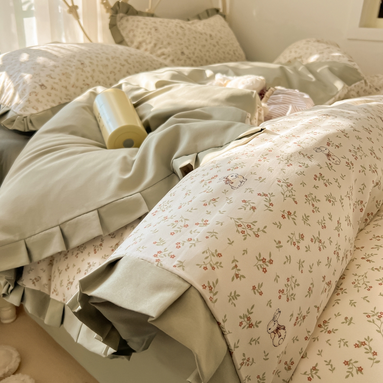 91家纺网 家纺一手货源 找家纺 韩巢家纺 2026新款花边款针织双层纱四件套 花田薇