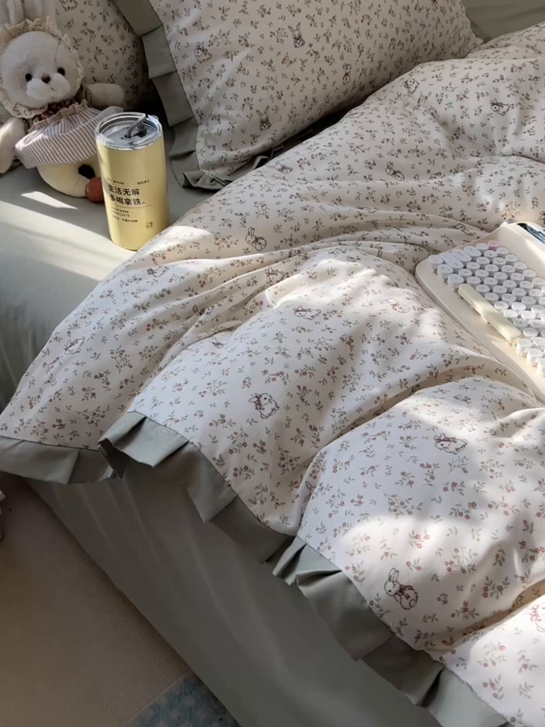 91家纺网 家纺一手货源 找家纺 韩巢家纺 2026新款花边款针织双层纱四件套 花田薇