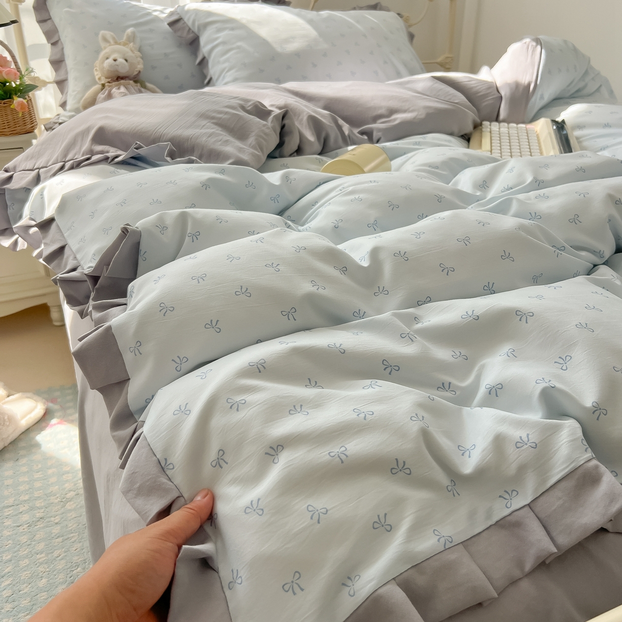 91家纺网 家纺一手货源 找家纺 韩巢家纺 2026新款花边款针织双层纱四件套 可爱多兰