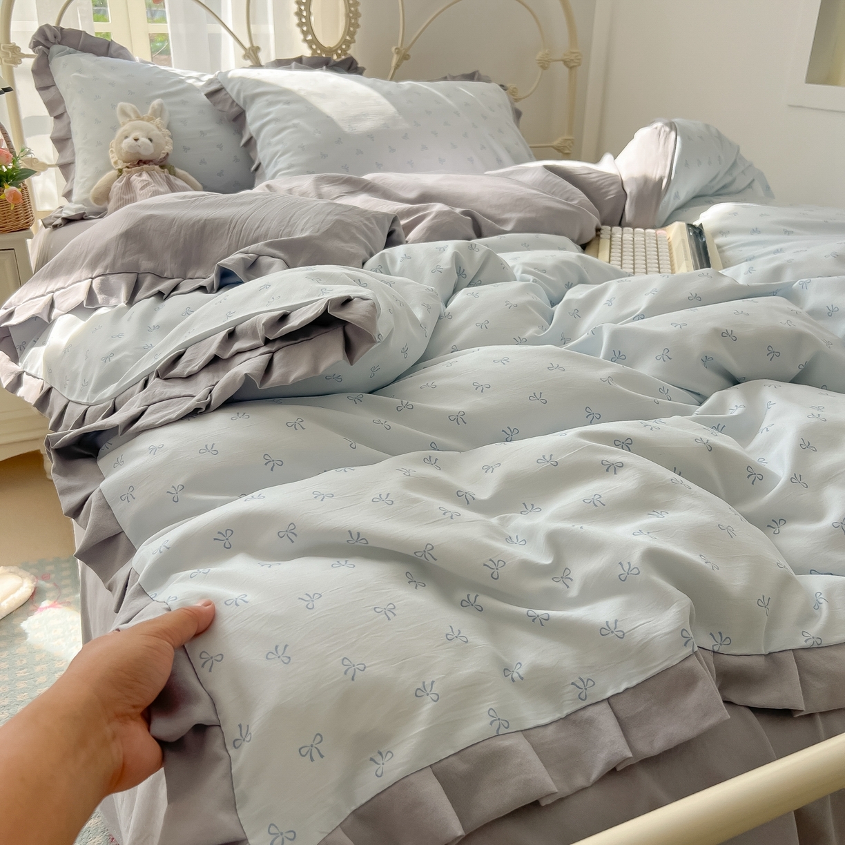 91家纺网 家纺一手货源 找家纺 韩巢家纺 2026新款花边款针织双层纱四件套 可爱多兰