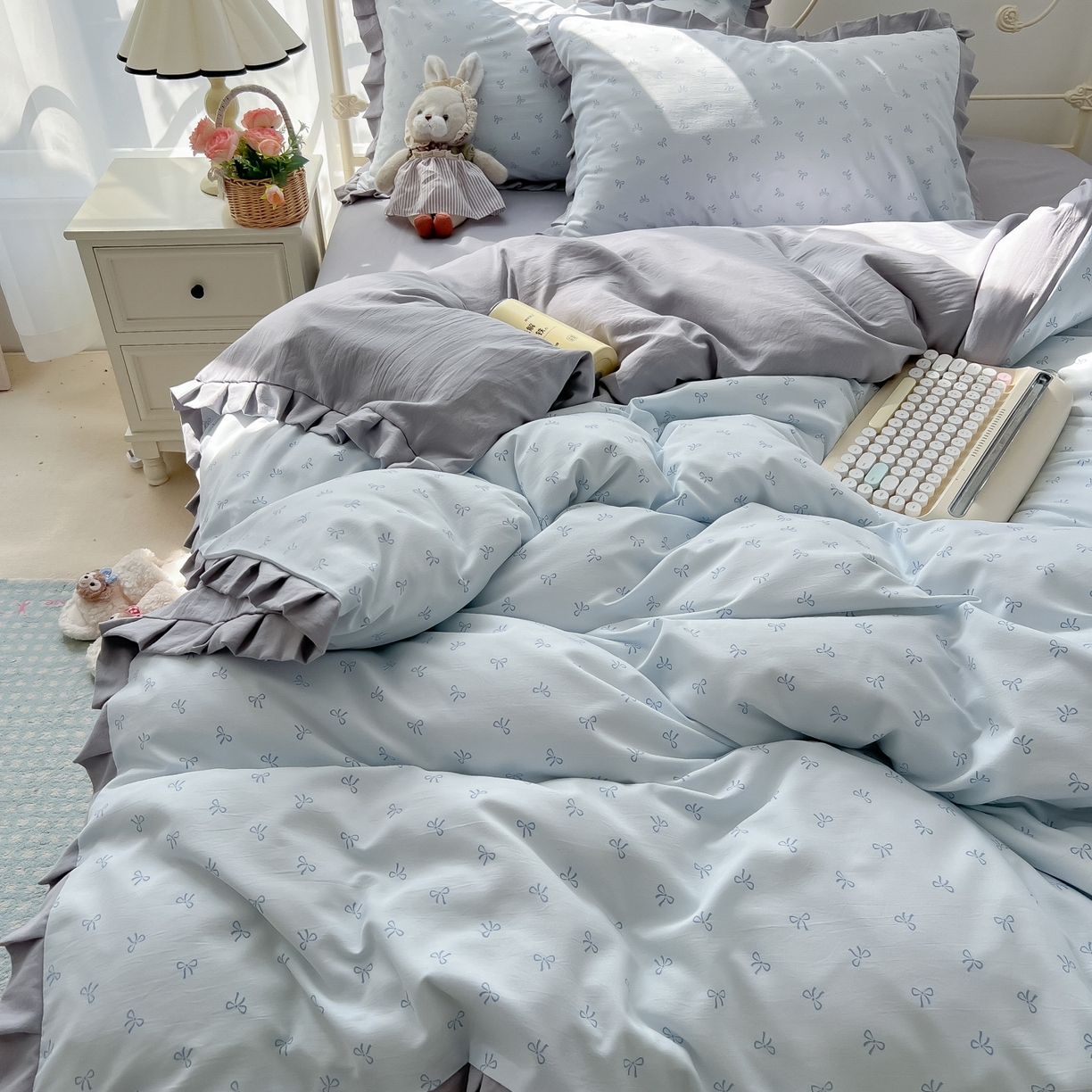 91家纺网 家纺一手货源 找家纺 韩巢家纺 2026新款花边款针织双层纱四件套 可爱多兰