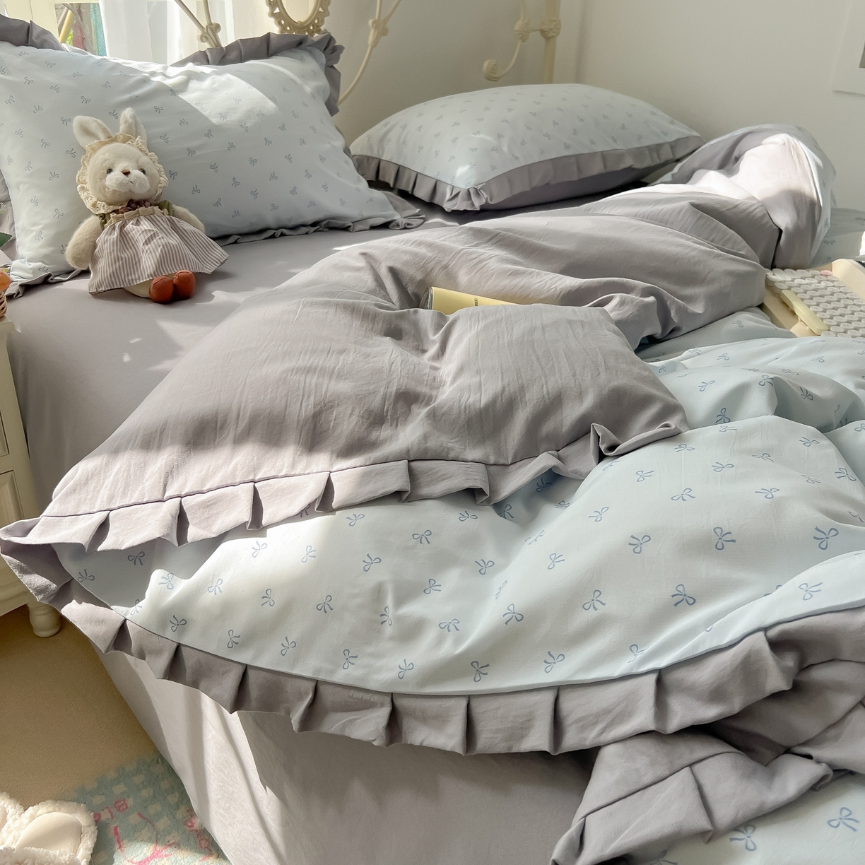 91家纺网 家纺一手货源 找家纺 韩巢家纺 2026新款花边款针织双层纱四件套 可爱多兰