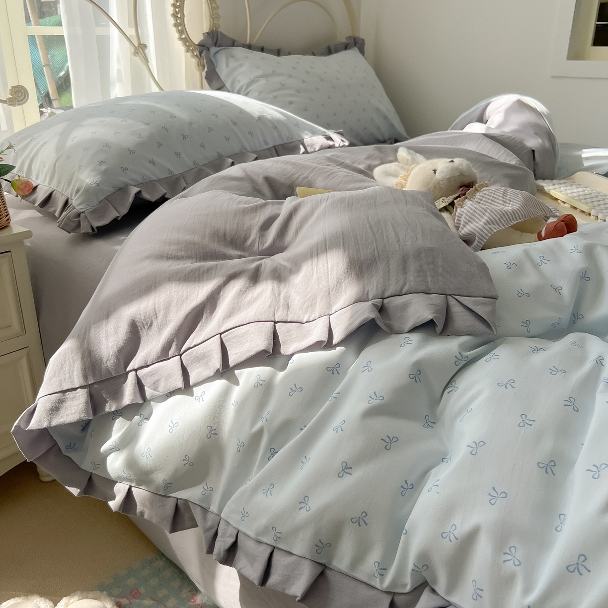 91家纺网 家纺一手货源 找家纺 韩巢家纺 2026新款花边款针织双层纱四件套 可爱多兰