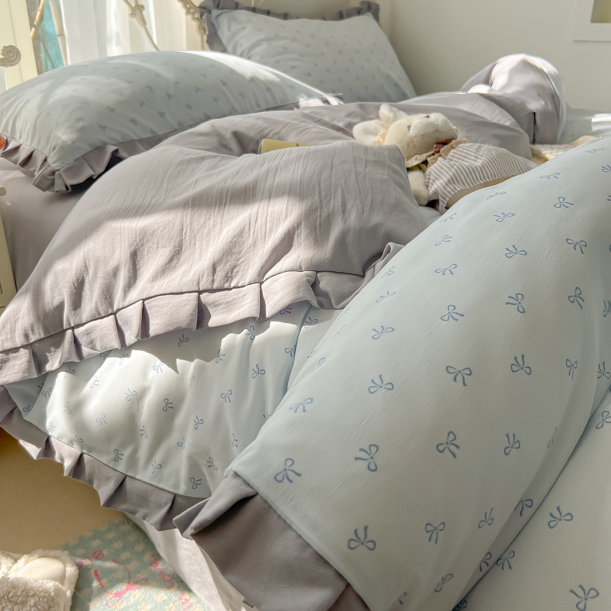 91家纺网 家纺一手货源 找家纺 韩巢家纺 2026新款花边款针织双层纱四件套 可爱多兰