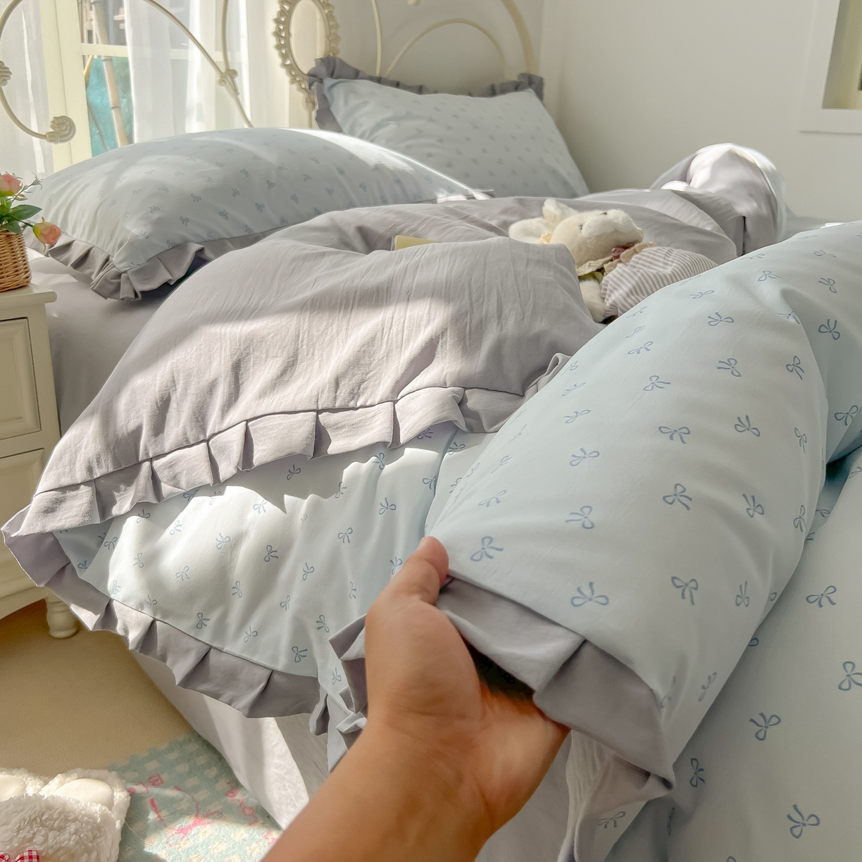 91家纺网 家纺一手货源 找家纺 韩巢家纺 2026新款花边款针织双层纱四件套 可爱多兰